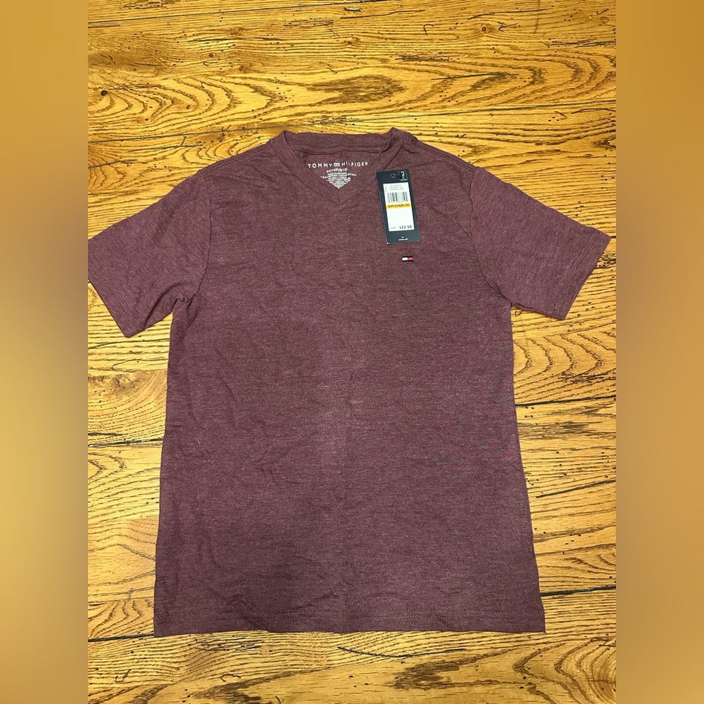 Tommy Hilfiger kids size small (8/10) t shirt